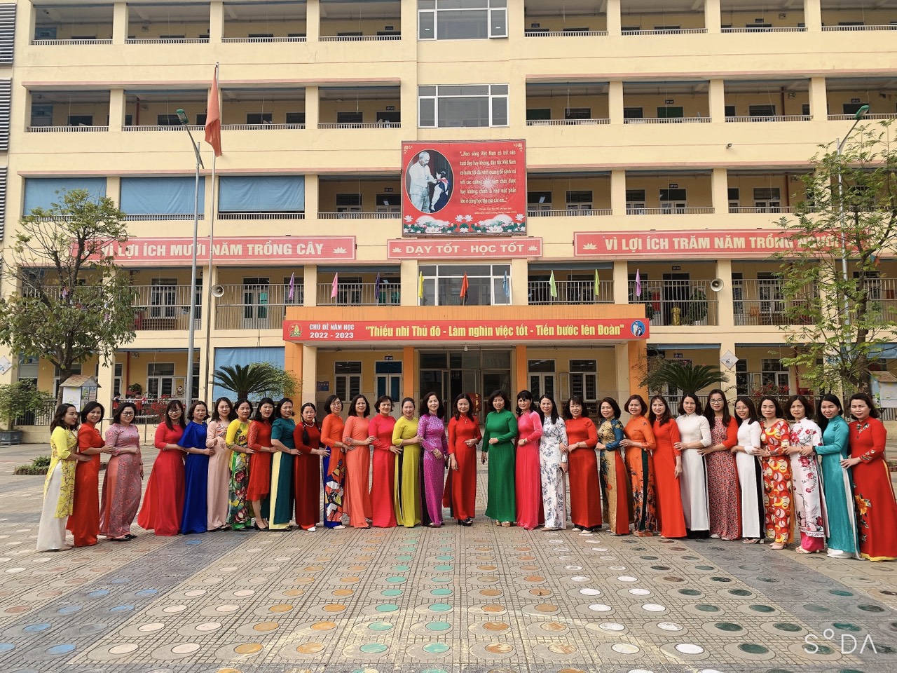 ĐẢNG BỘ TRƯỜNG TIỂU HỌC ĐOÀN KẾT ĐƯỢC BAN THƯỜNG VỤ ĐẢNG ỦY PHƯỜNG HÀ ĐÔNG TẶNG GIẤY KHEN  HOÀN THÀNH XUẤT SẮC NHIỆM VỤ Năm học 2024 – 2025