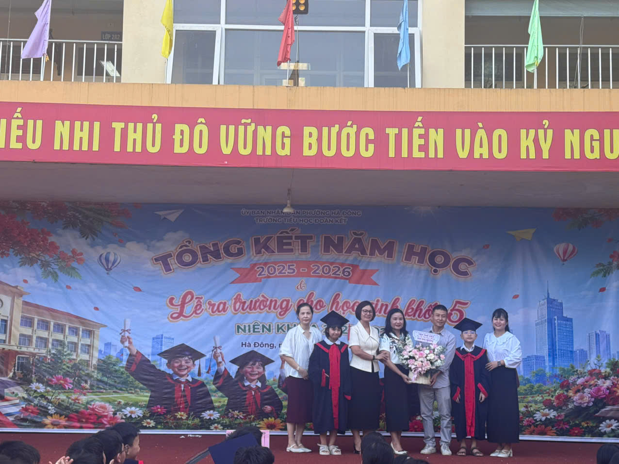 Le Ra Truong Cho Hs Lop5 21