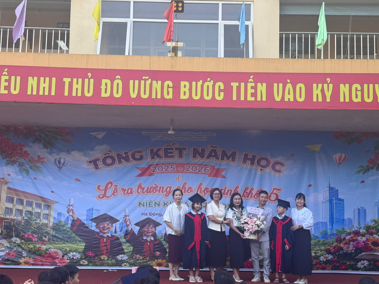 Le Ra Truong Cho Hs Lop5 33