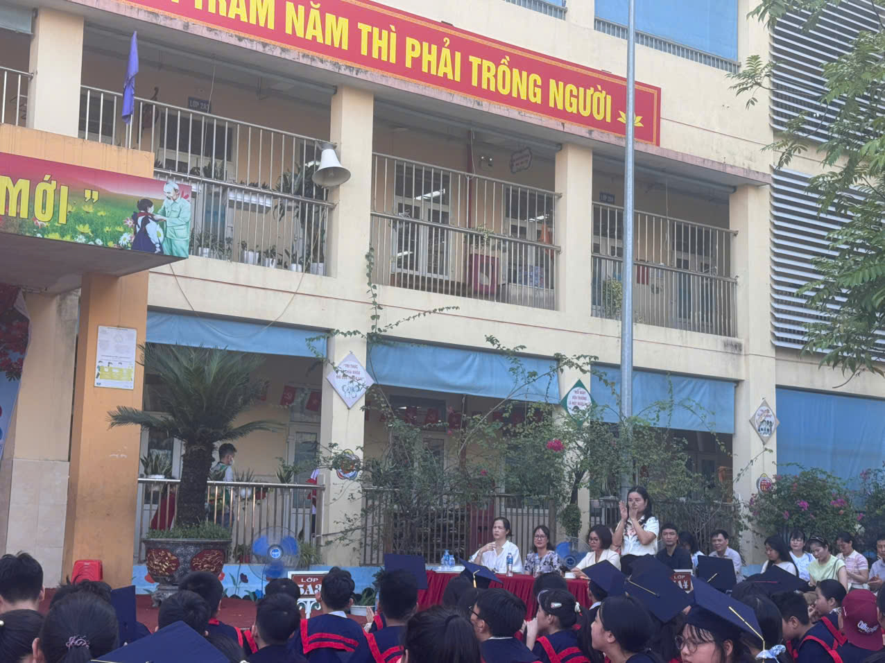 Le Ra Truong Cho Hs Lop5 34